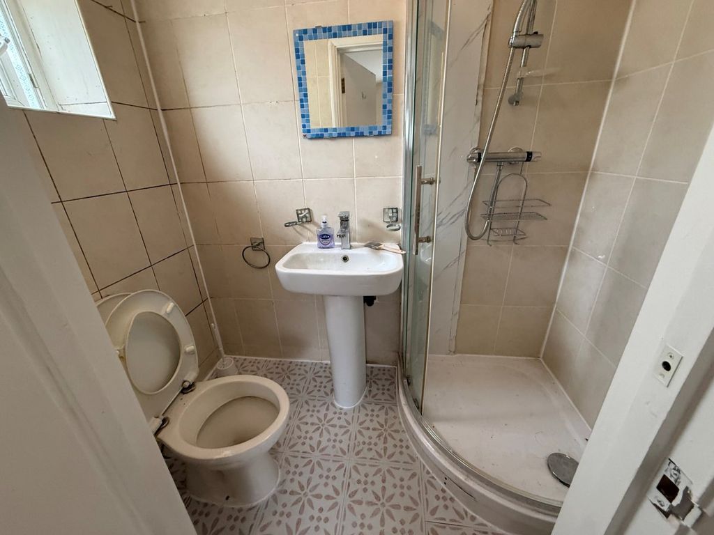 Property photo 3 of 4