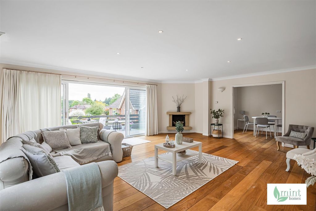 Property photo 3 of 30 Mint_-_Kevan_Drive-13.Jpg