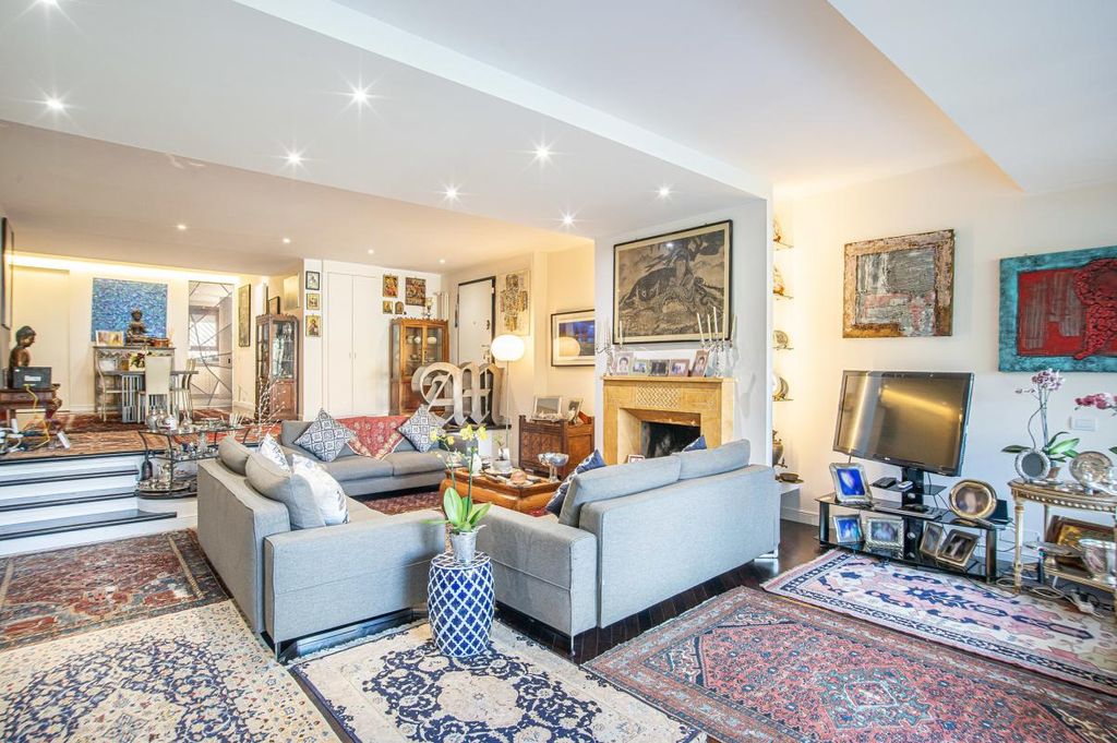 Property photo 2 of 36