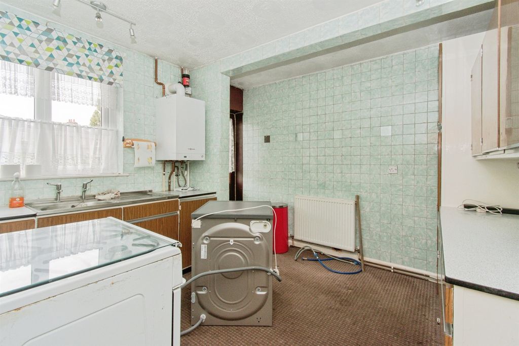 Property photo 3 of 13