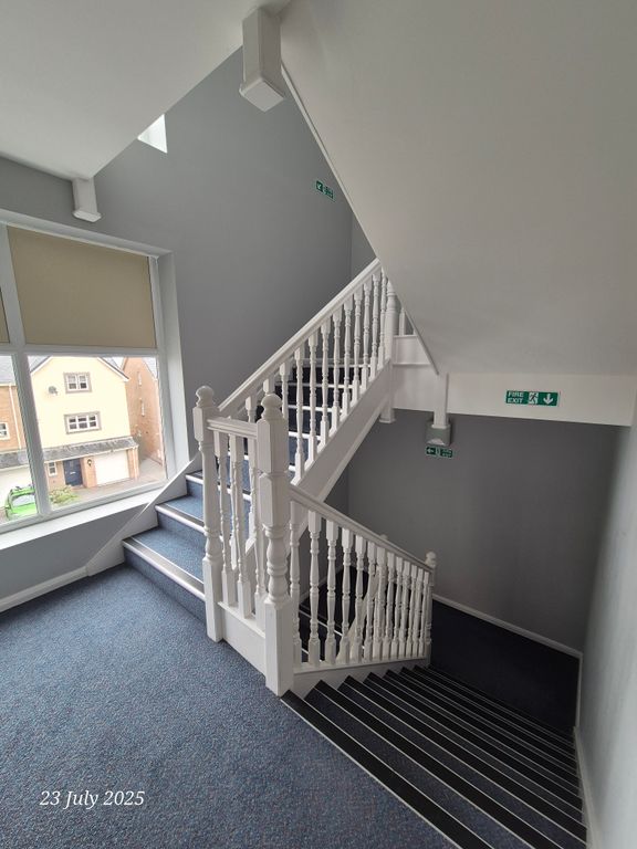 Property photo 3 of 40 Communal Stairs 