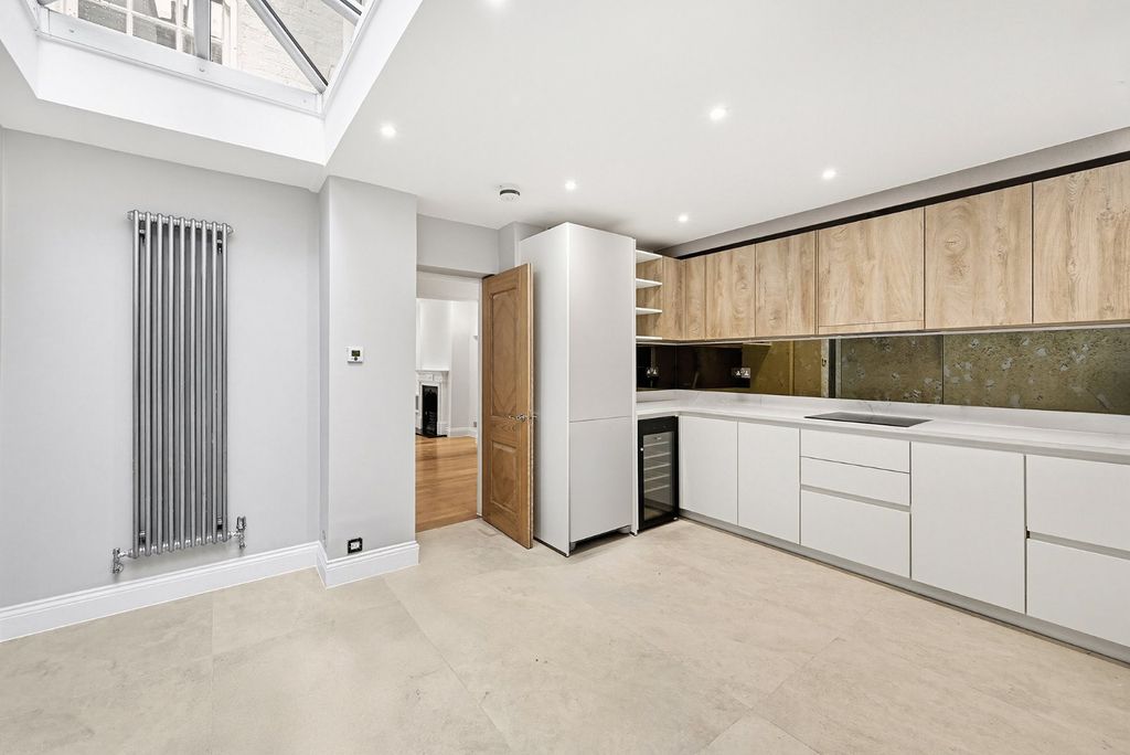 Property photo 3 of 13 Kitchen