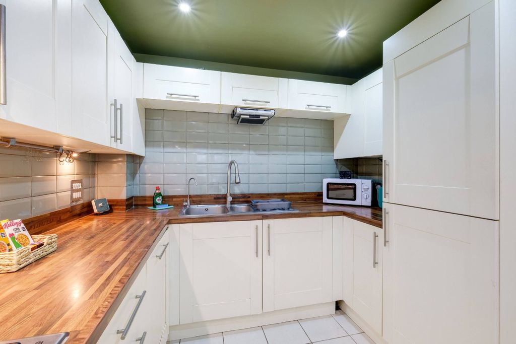 Property photo 3 of 41