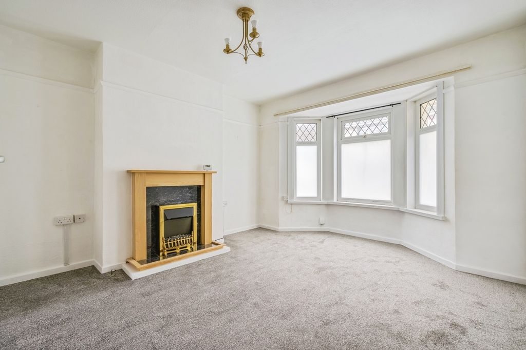 Property photo 2 of 16 Photo