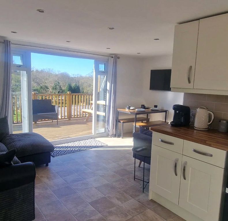 Property photo 3 of 21 Picture No. 22