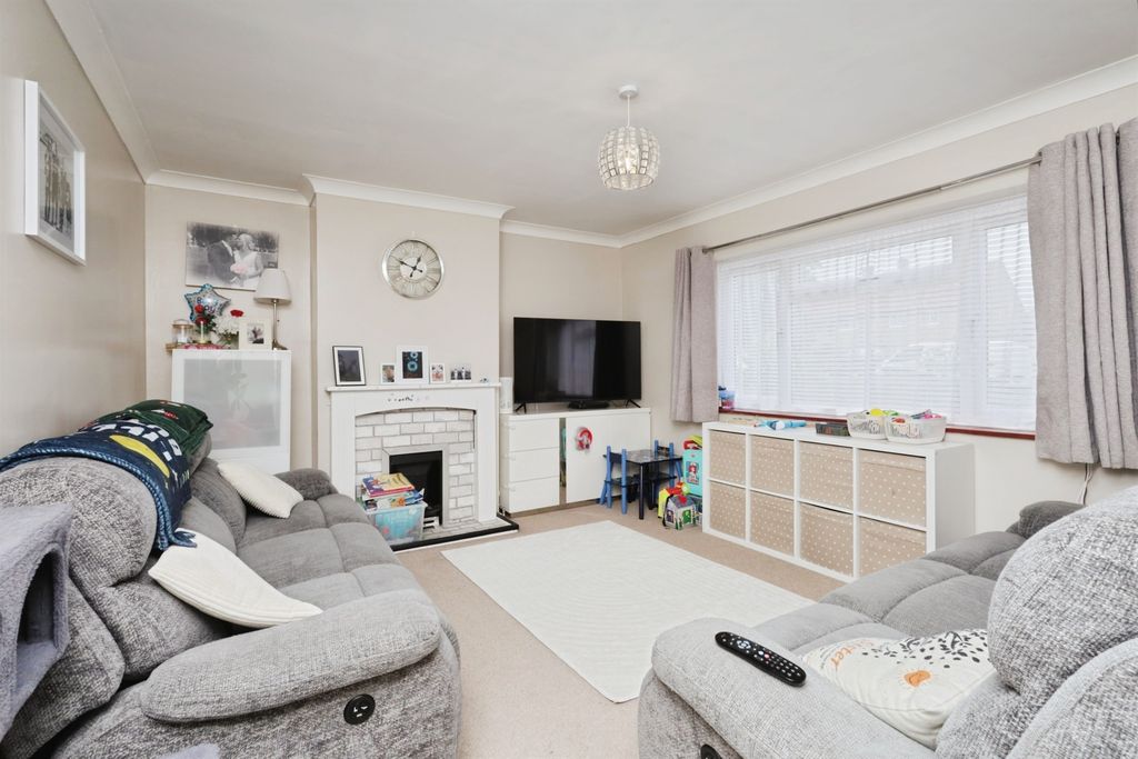 Property photo 2 of 12