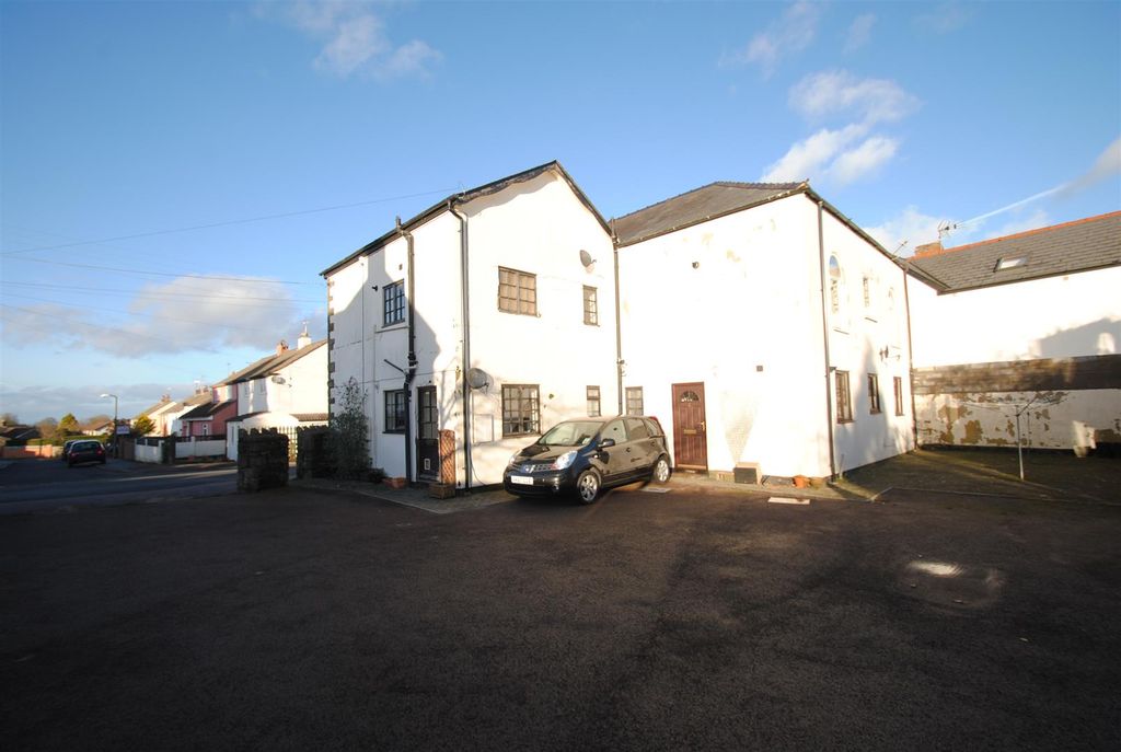 Property photo 2 of 7