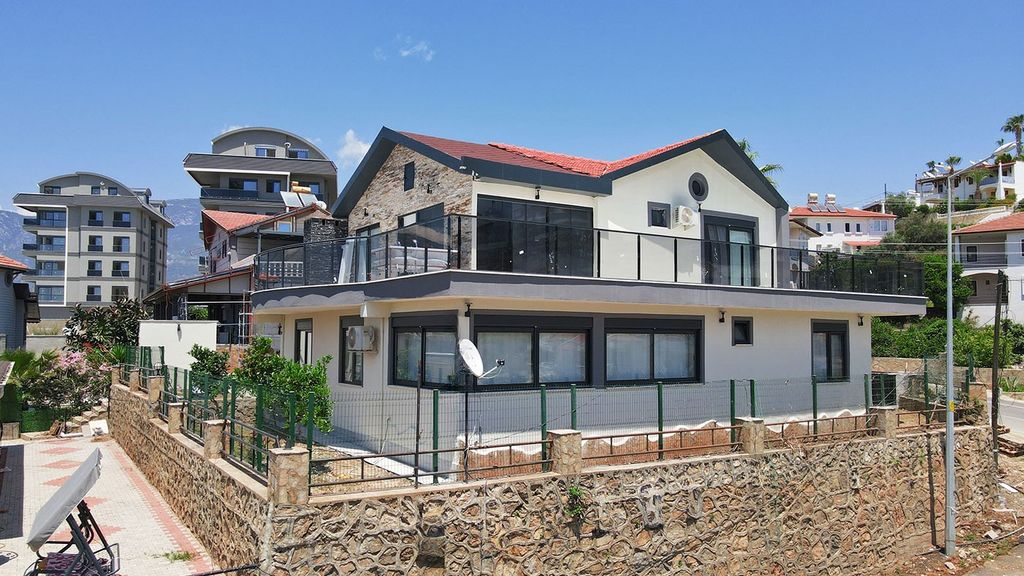 Property photo 3 of 26