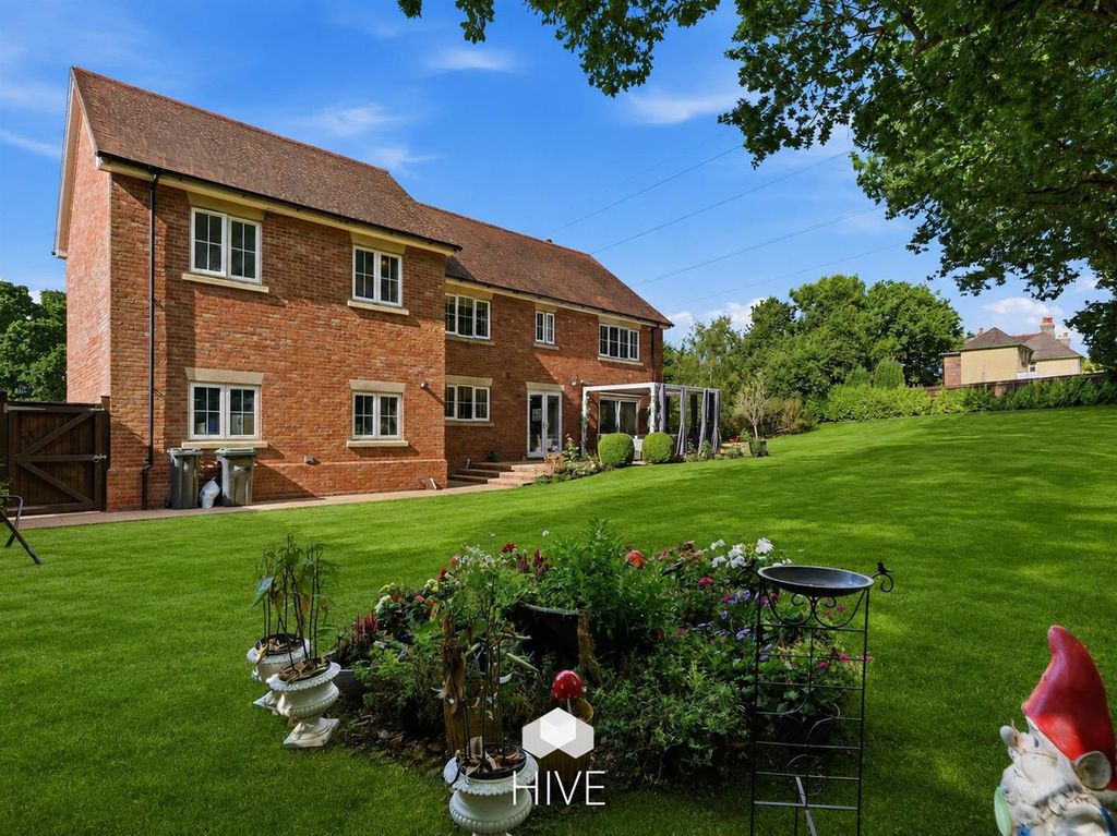 Property photo 3 of 46