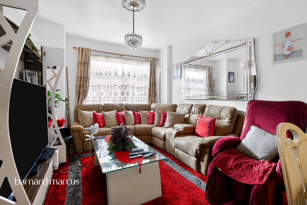 Property photo 2 of 12