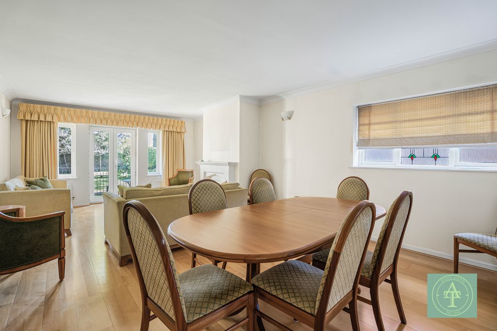 Property photo 2 of 19 Gallery