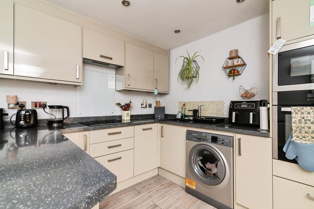 Property photo 2 of 14 Photo