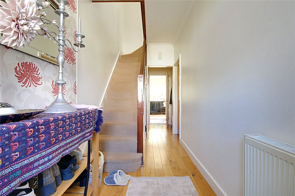 Property photo 3 of 17 Picture No. 28