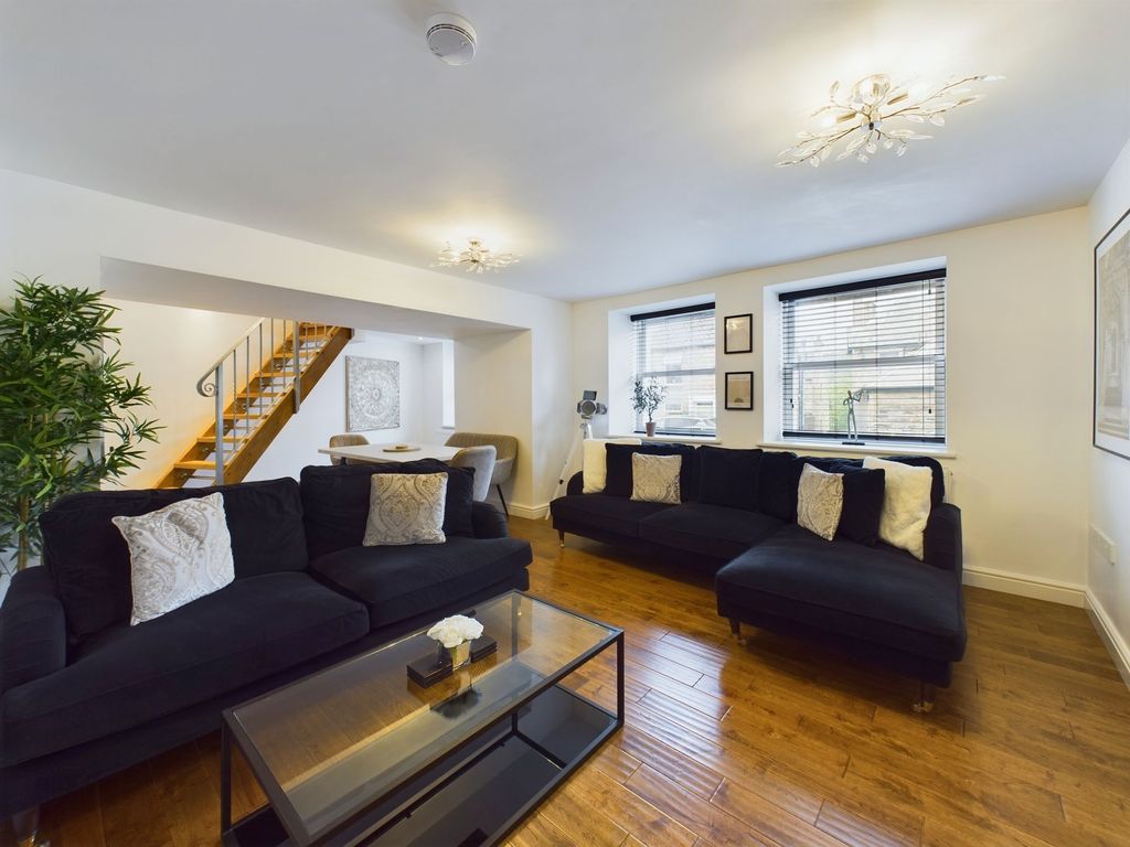 Property photo 1 of 33