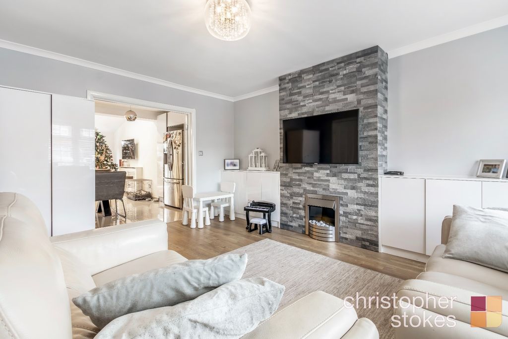 Property photo 3 of 19 3842657