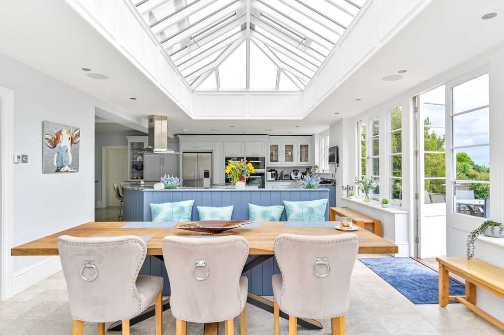 Property photo 1 of 34