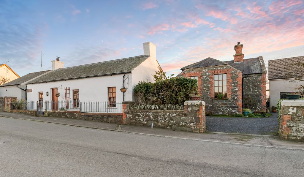 Property photo 3 of 77 014