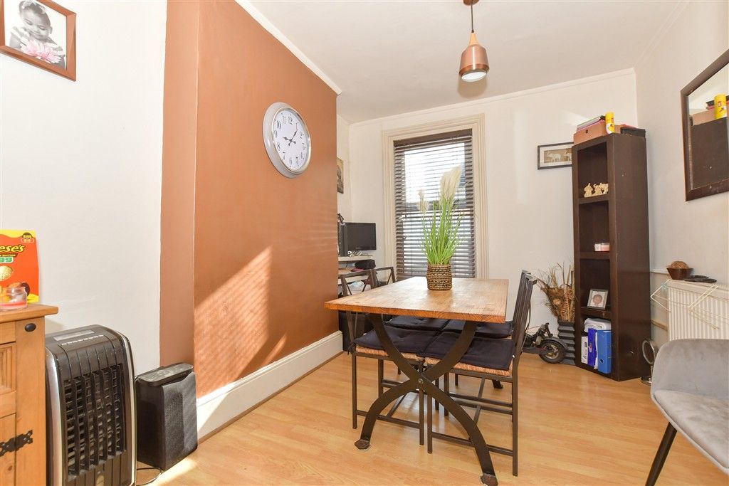 Property photo 1 of 8 Dining Area