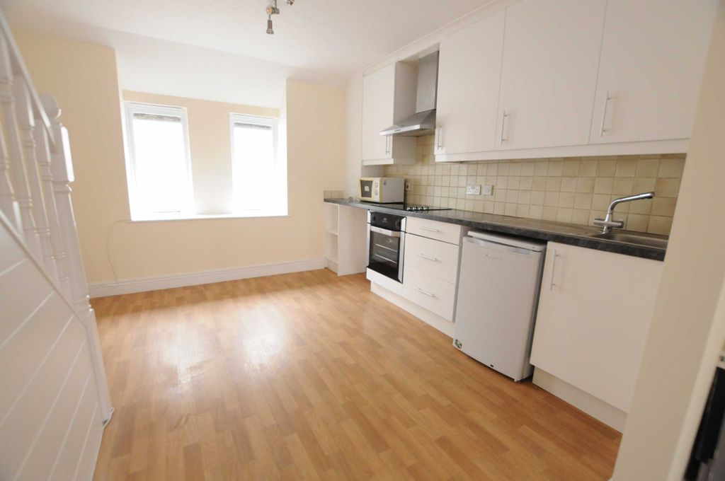 Property photo 3 of 7