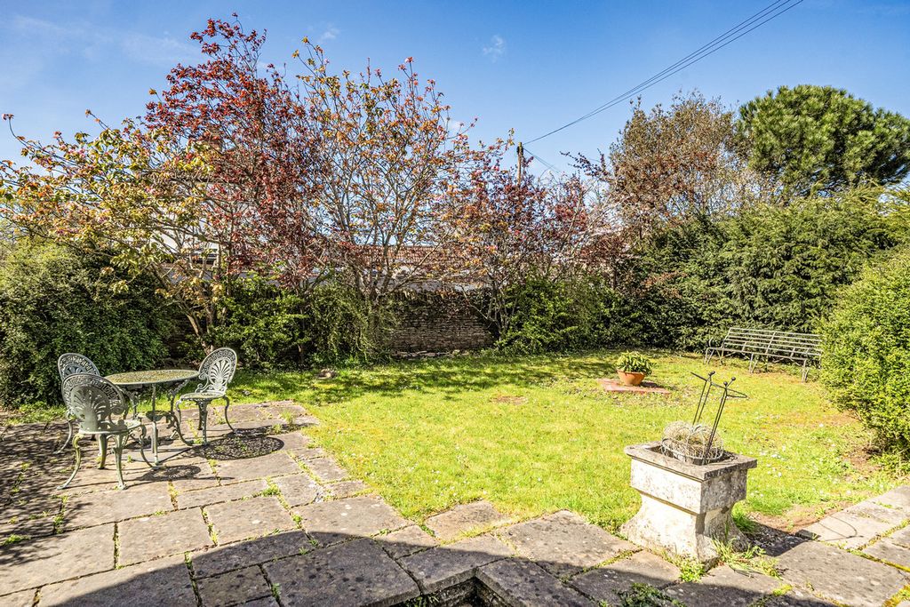 Property photo 2 of 12