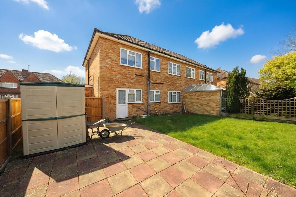 Property photo 2 of 9 Garden