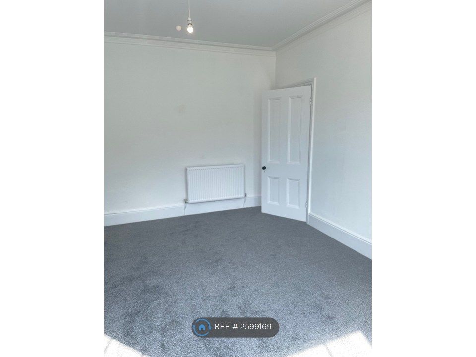 Property photo 3 of 15 Sitting Room