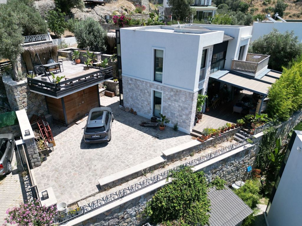Property photo 3 of 25 A Tranquil Duplex Yalikavak Property For Sale - A Beautiful Duplex Villa With Private Parking