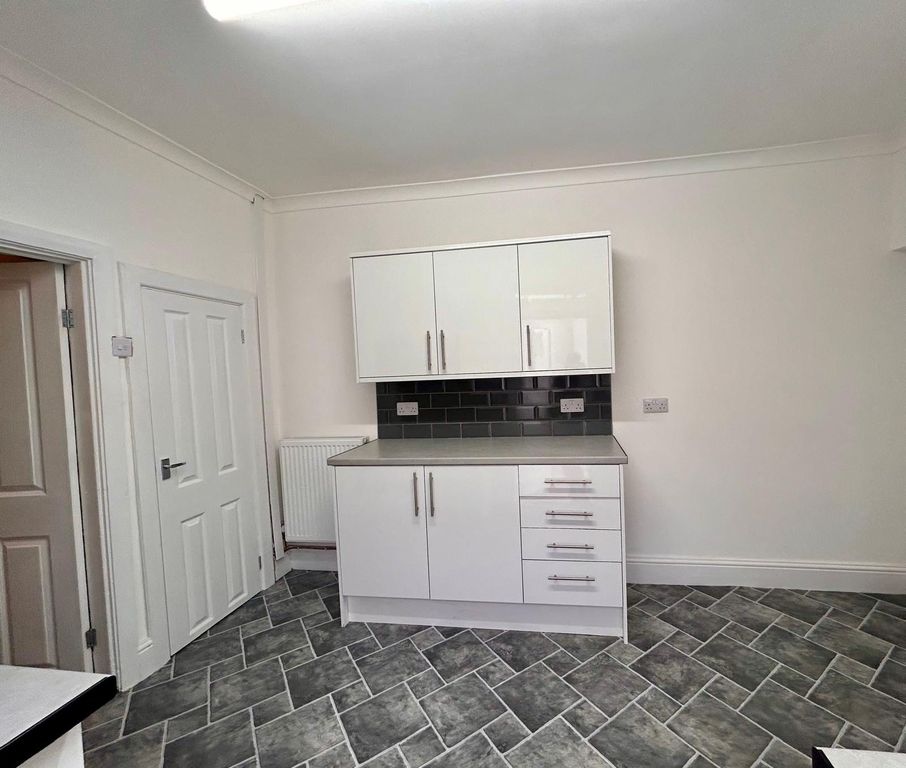 Property photo 3 of 17 Gallery