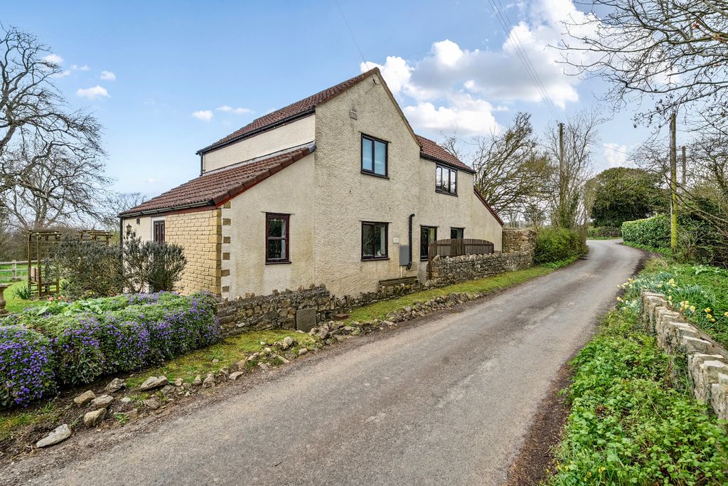 Property photo 1 of 22 .