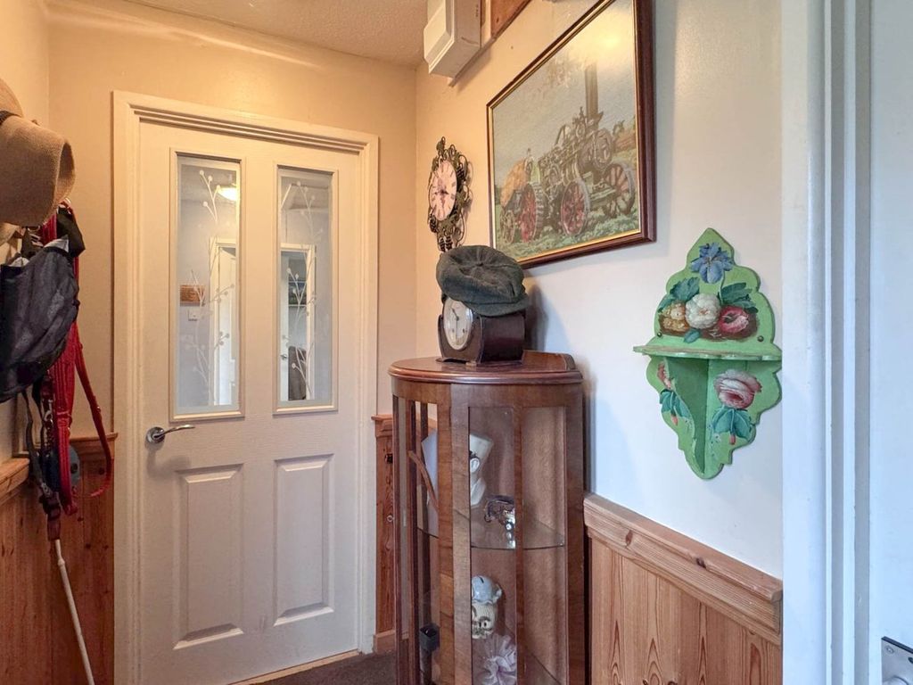 Property photo 3 of 34