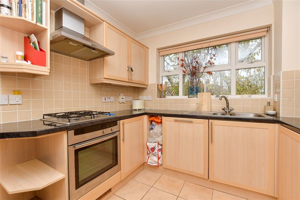 Property photo 2 of 17 Kitchen