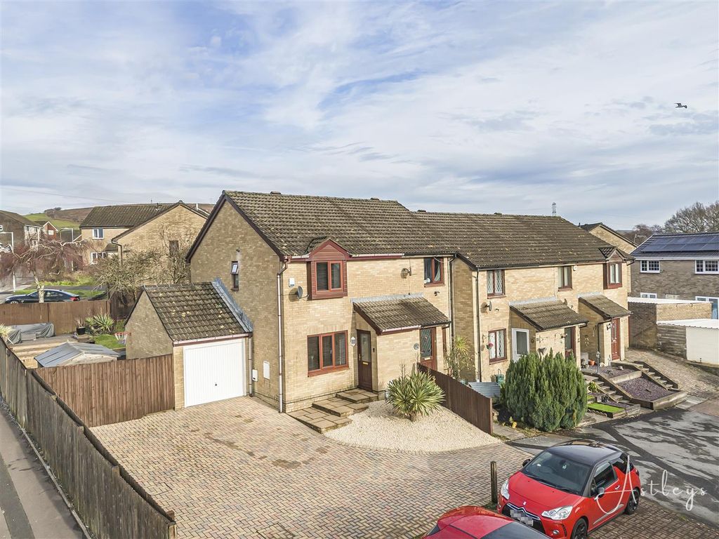 Property photo 1 of 17