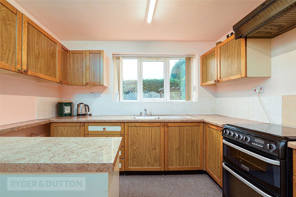 Property photo 3 of 23 Kitchen