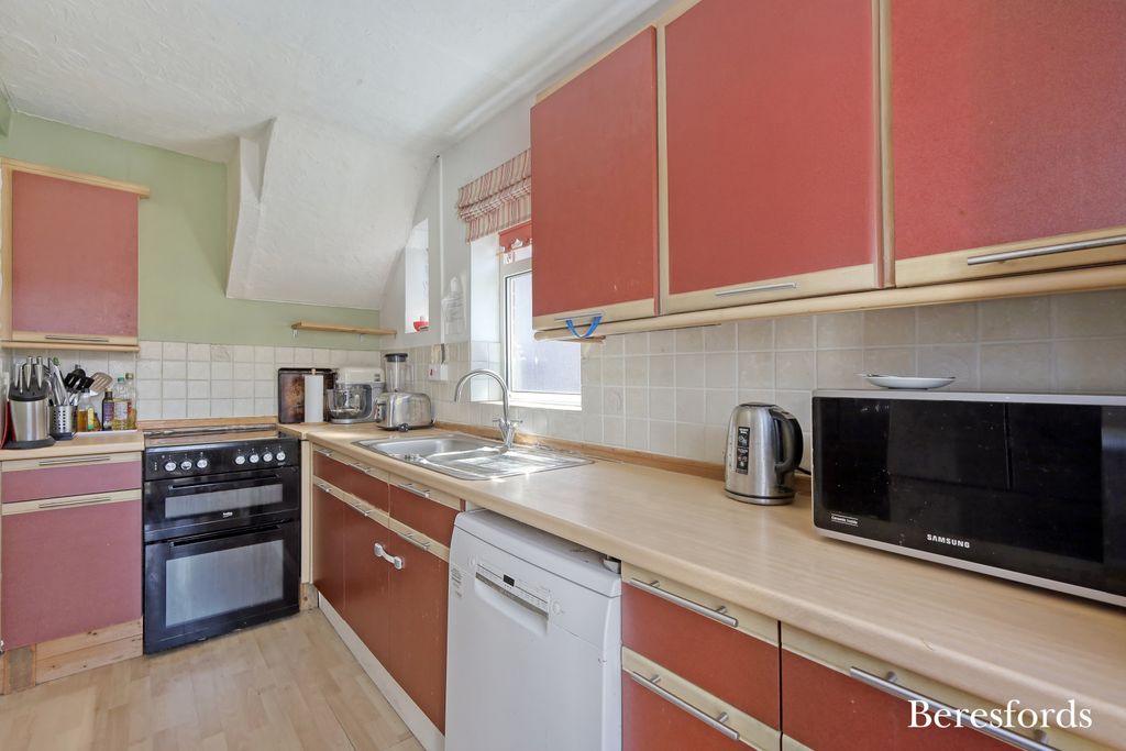 Property photo 3 of 19 Picture No. 02