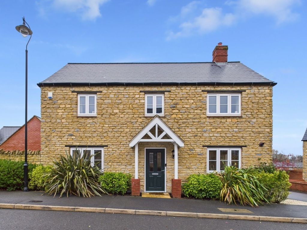 Property photo 1 of 32