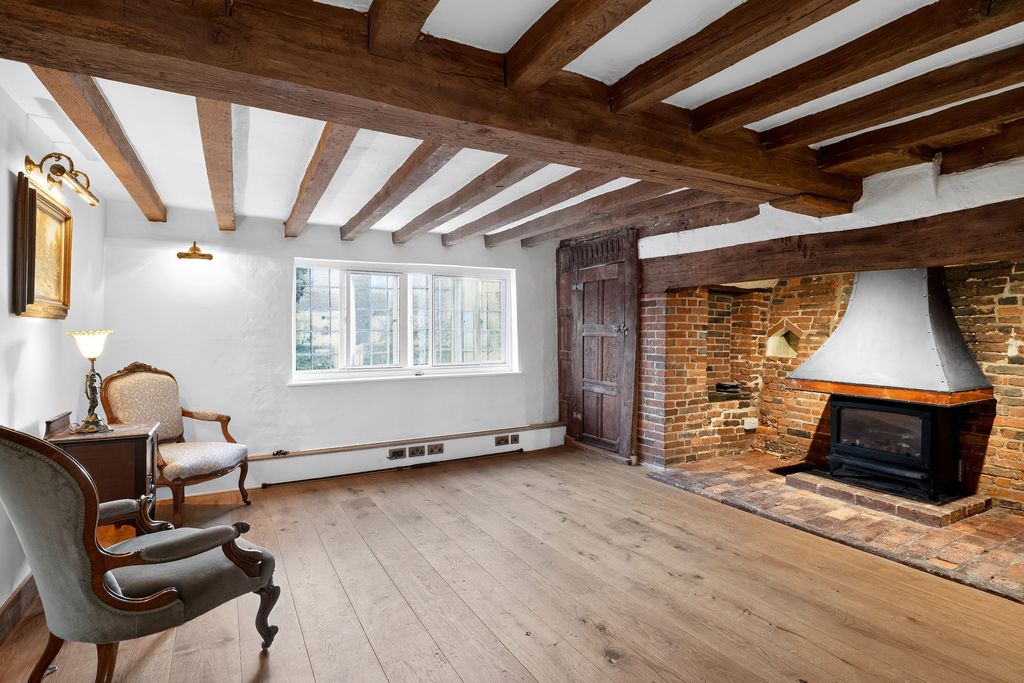 Property photo 2 of 19