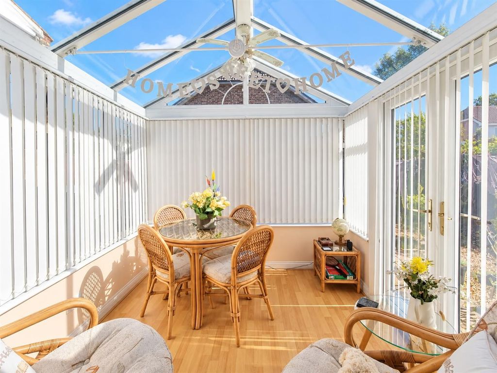 Property photo 3 of 16 Conservatory