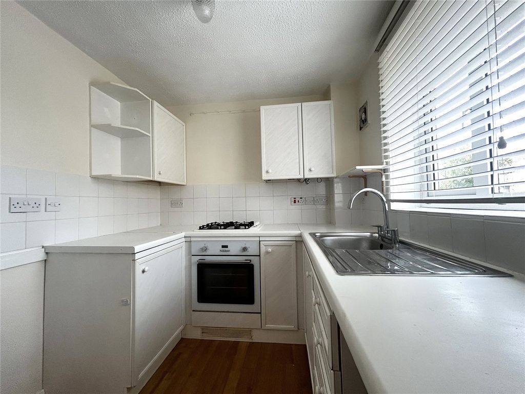 Property photo 2 of 12 Picture No. 14