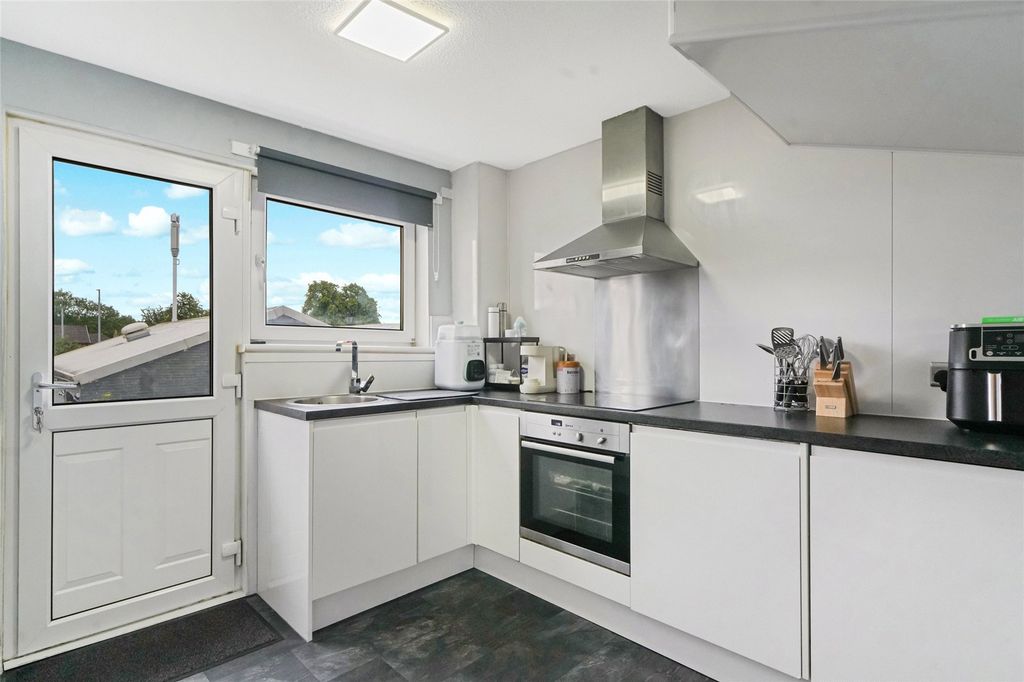 Property photo 3 of 19 Picture No. 06