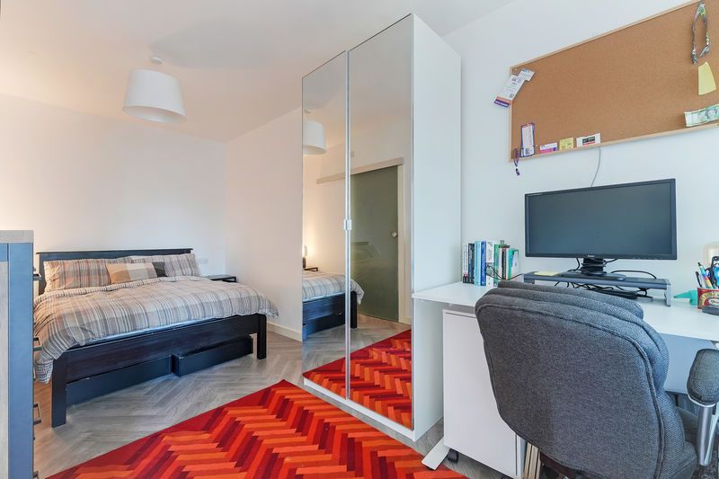 Property photo 3 of 18 Bedroom