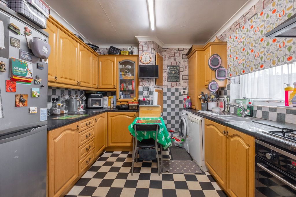 Property photo 2 of 16 Kitchen