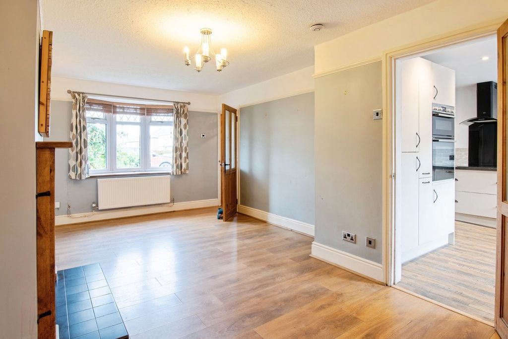 Property photo 3 of 19