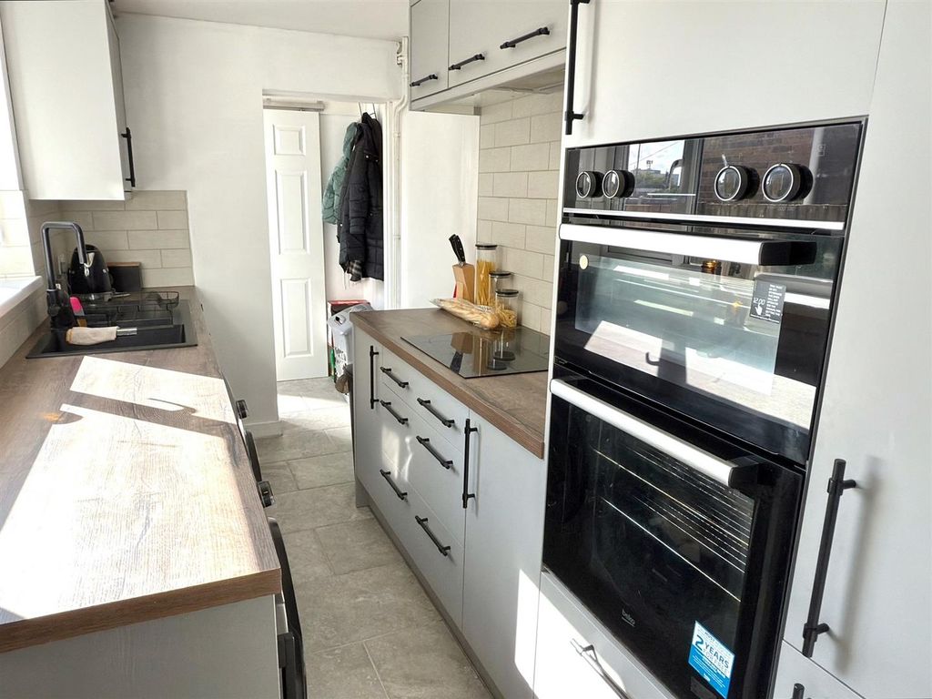 Property photo 3 of 15 Kitchen Area.Jpg
