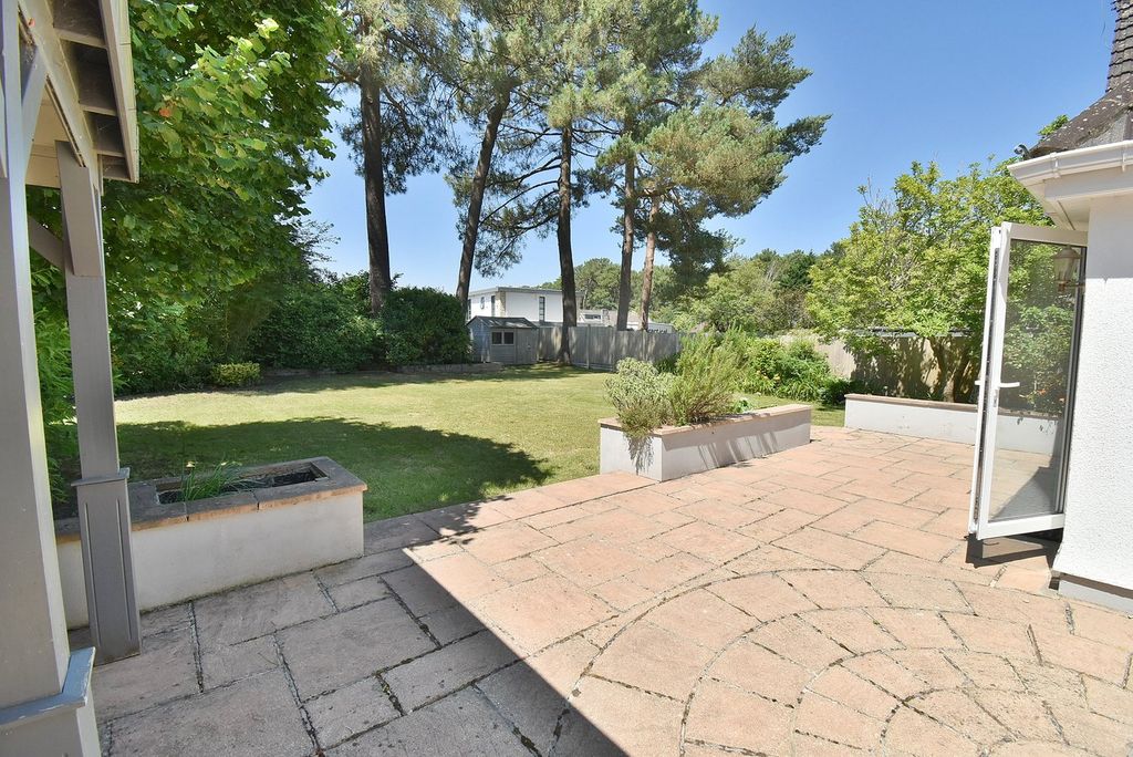 Property photo 2 of 26