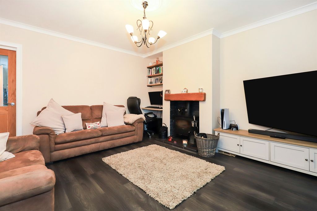 Property photo 2 of 14