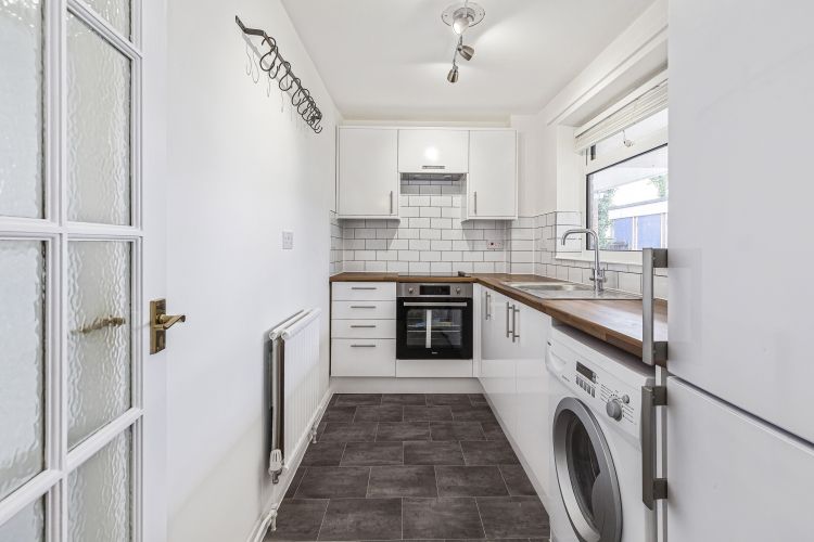 Property photo 1 of 6 302245
