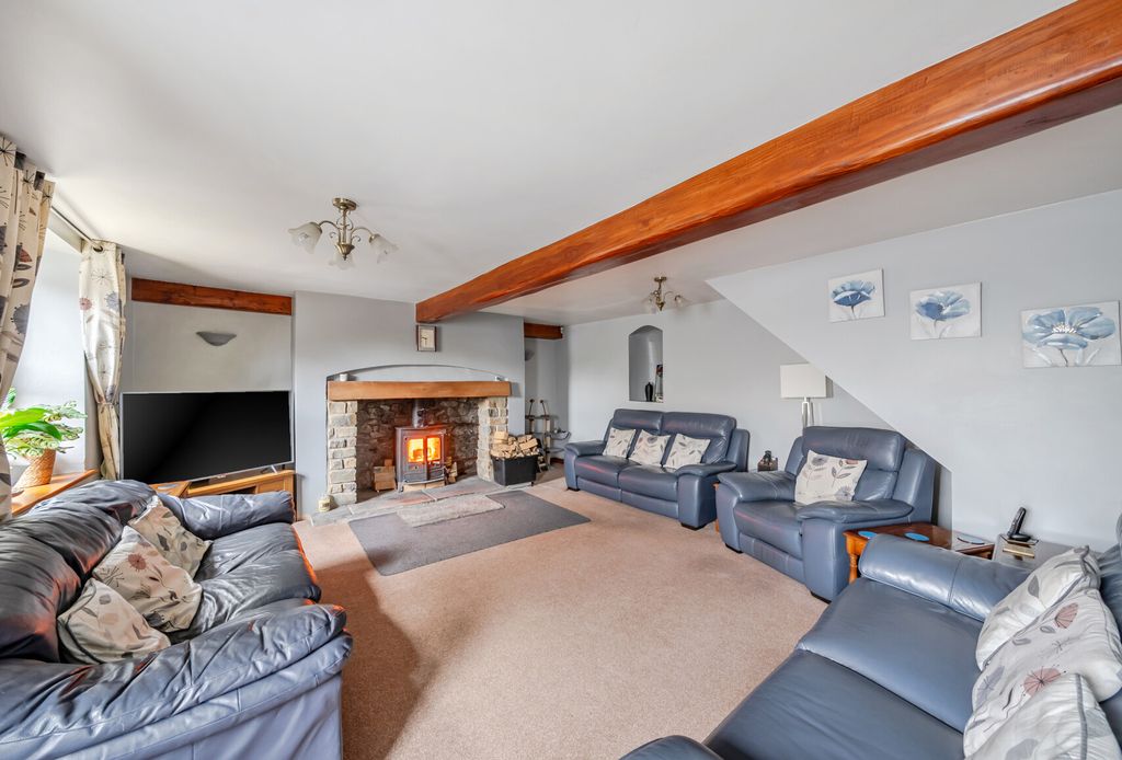 Property photo 2 of 23 1386200-14-693177...