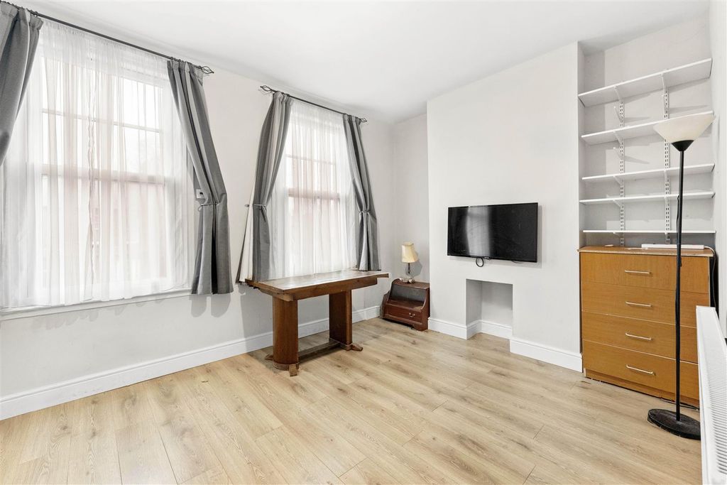 Property photo 2 of 13