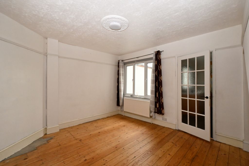 Property photo 3 of 7 Dining Room