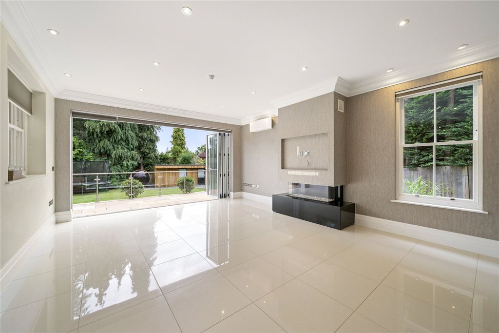 Property photo 3 of 25 Picture No. 42